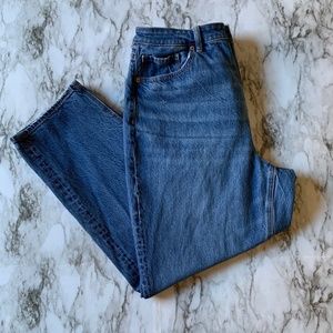 AE Mom Straight Jean